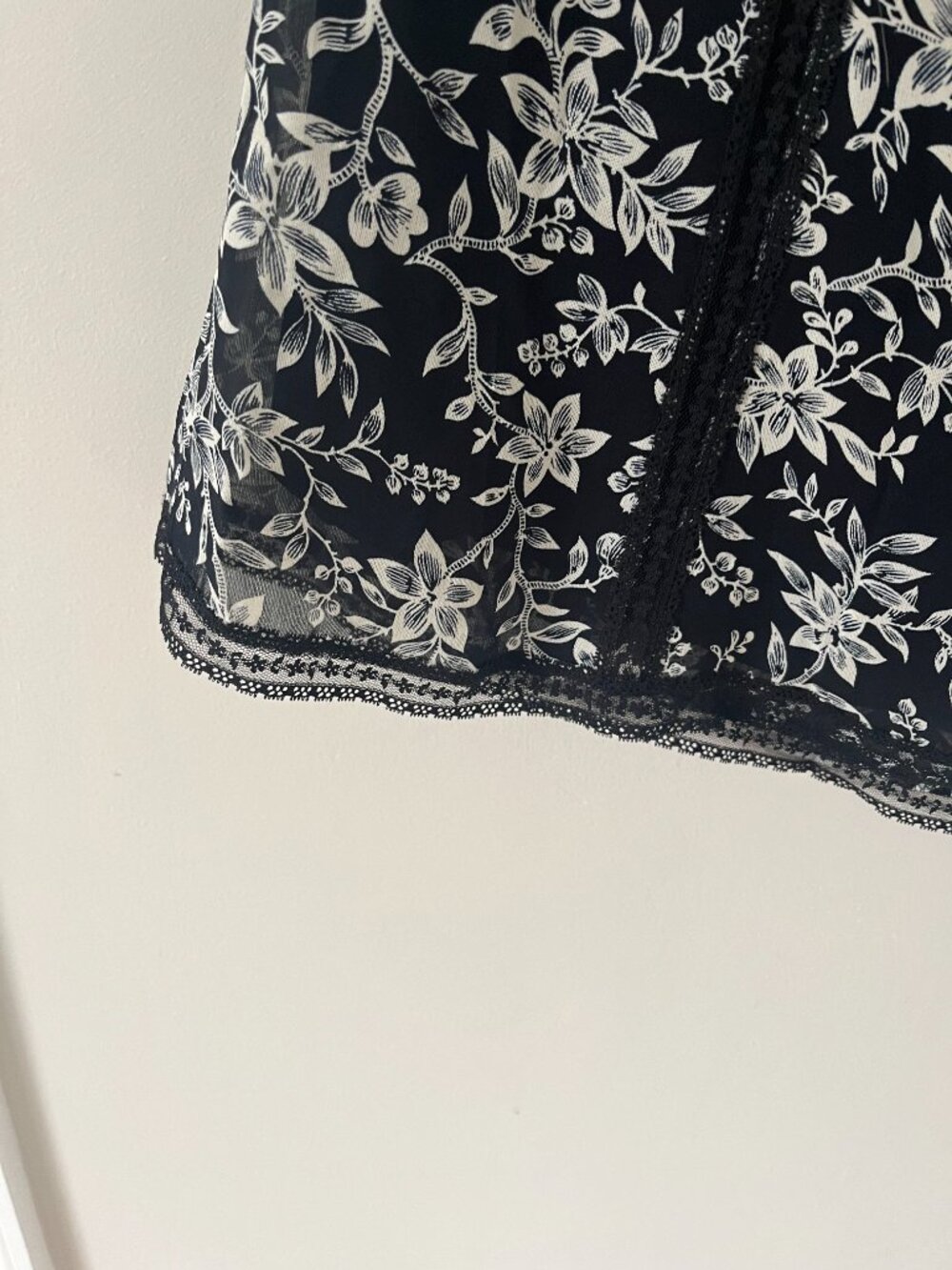 Vintage y2k Donna Ricco 100% Rayon Skirt with black lace trim size 14 - Picture 3 of 8